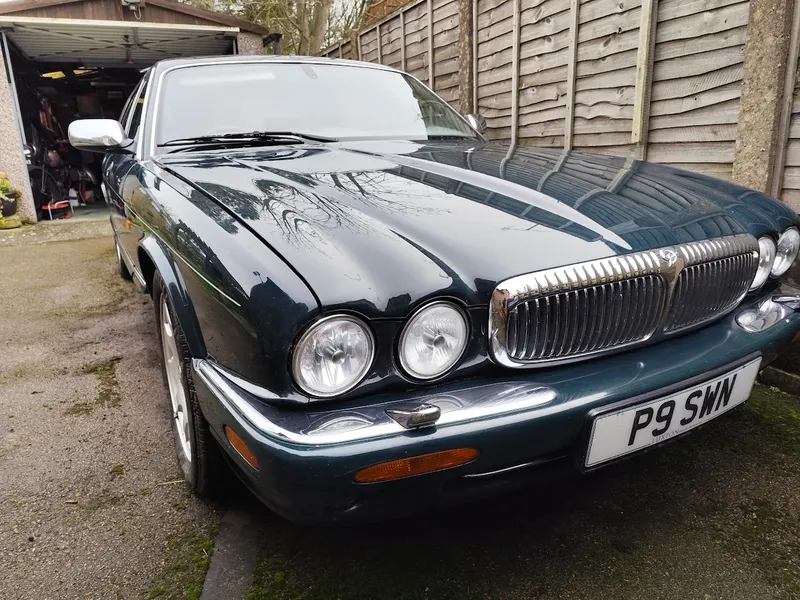 Daimler v8 xj series 6dc1m4znijbkfc lmh zb