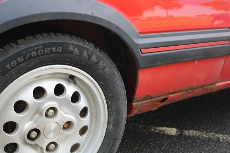 Peugeot 205 feoga4g9rqgompbmhmf4n