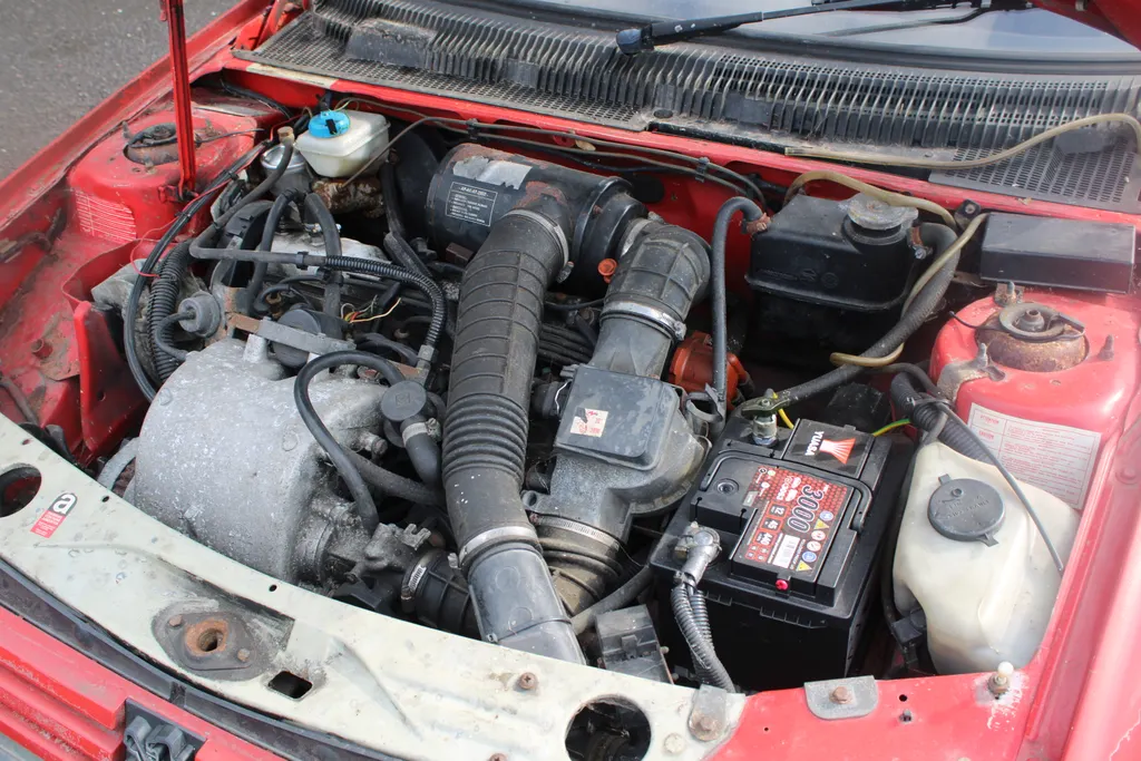 Peugeot 205 sa0i2hmuamo4qs26tzskw