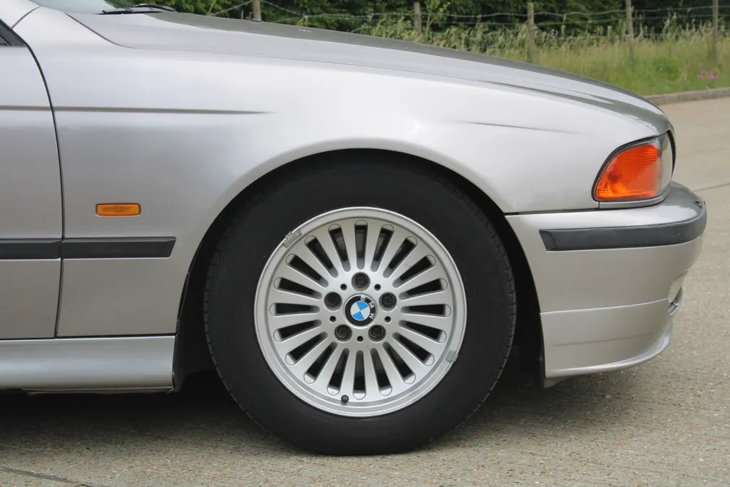 Bmw 5 series b 6f2buadlmymzq5qctmj