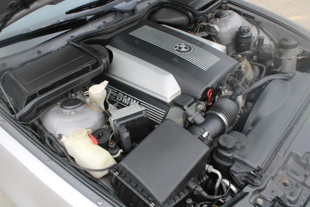 Bmw 5 series dgxwsqmlivvhg3uvampc0
