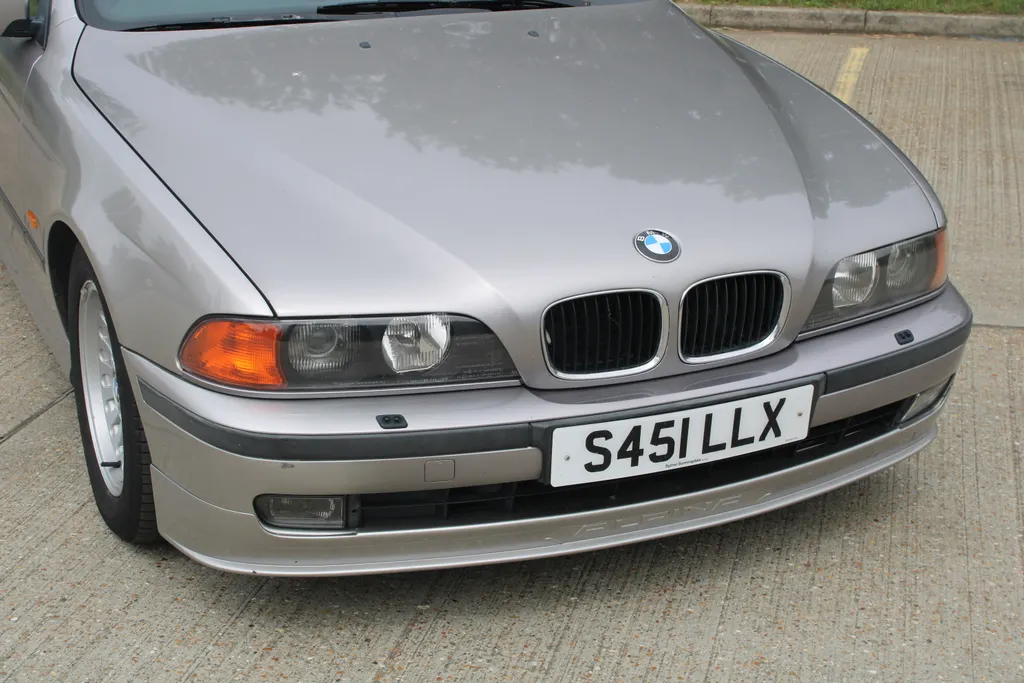 Bmw 5 series n1m 7xphd0gjnroujsstv