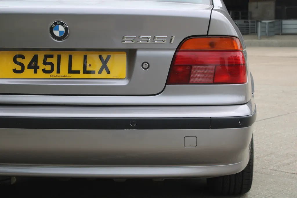 Bmw 5 series onwr3wyv3glsu0wgw74vr