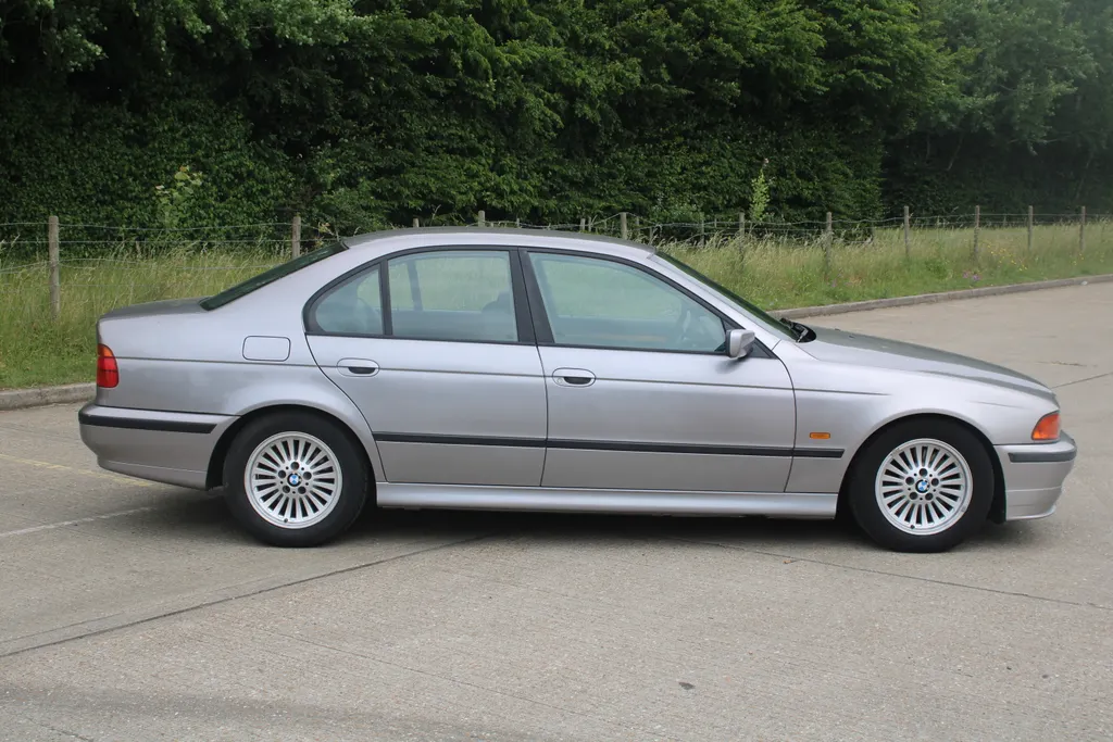 Bmw 5 series sioequbnzkmpy3t mmrwz