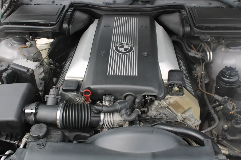 Bmw 5 series ay2h3pjjw58ovdhidi3un