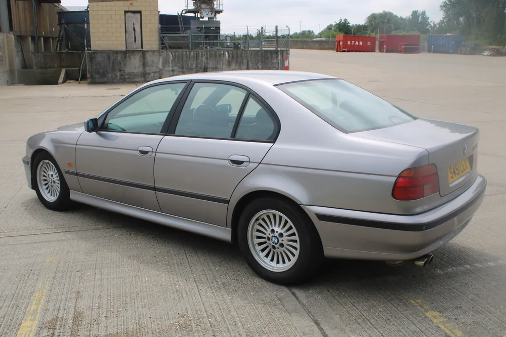 Bmw 5 series avaedcftllpulqjvtuwl9
