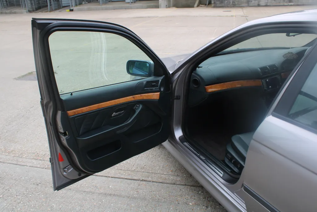Bmw 5 series ppxyc5il9ibkby 1qqcr4