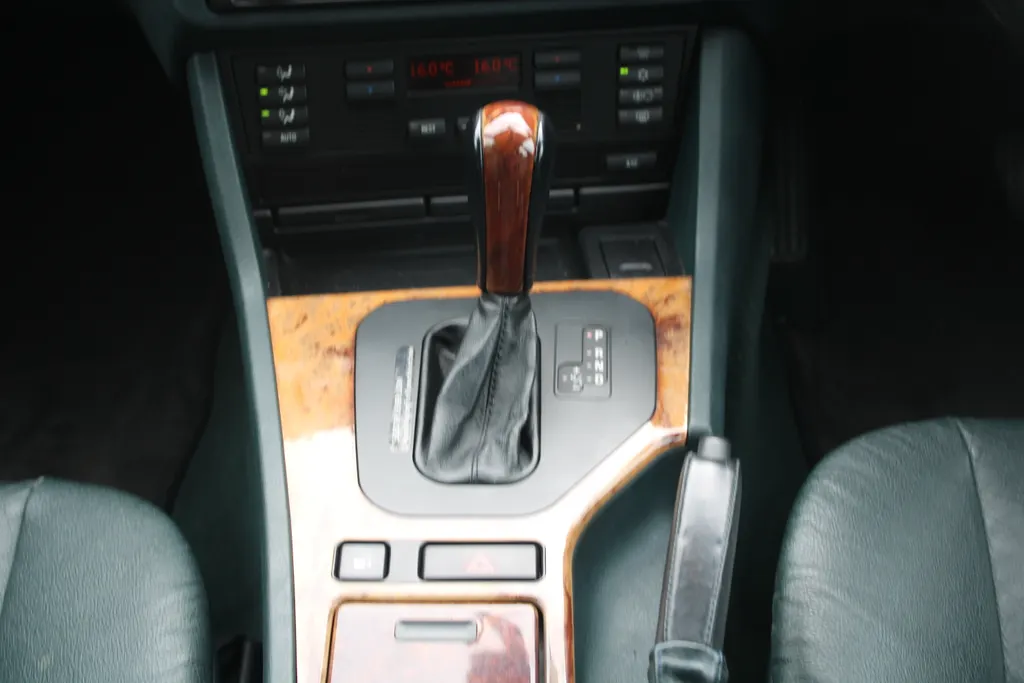 Bmw 5 series wqifillway28nfxkqdvgc