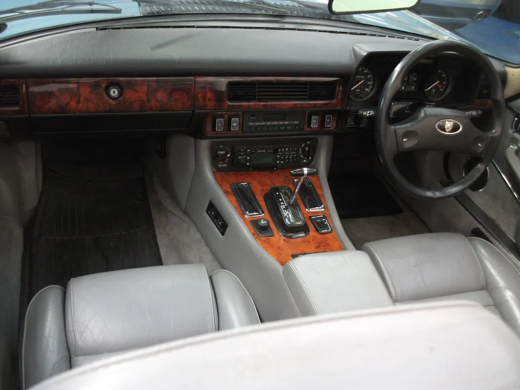 Jaguar xjs vdn7g xpgs38fwf s9imh