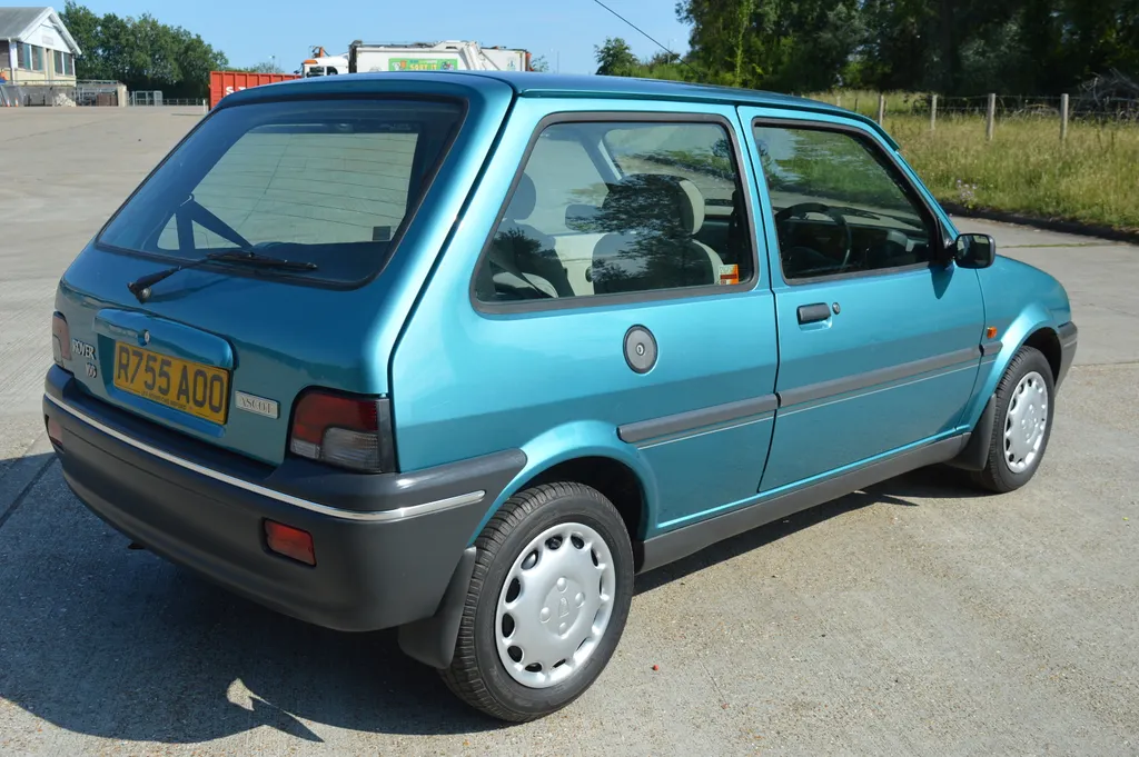 Rover 100 ygci0cgqhe7vlrxnrvdfm