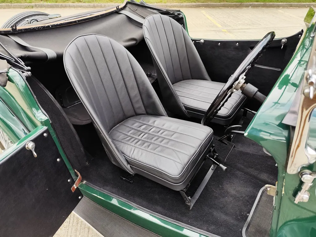 Standard avon le mans special tourer hsumhnslro157nv0sgn2t