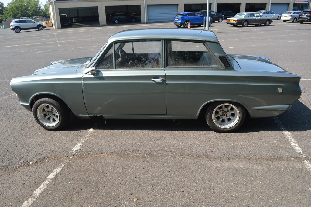 Ford cortina 74p ftgufbu6t6y9cchpr