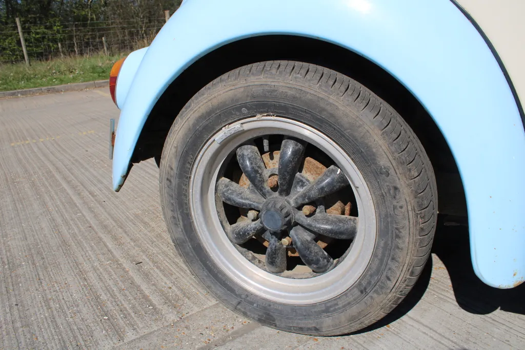 Volkswagen beetle  solsxogdkmg0un3zacz4