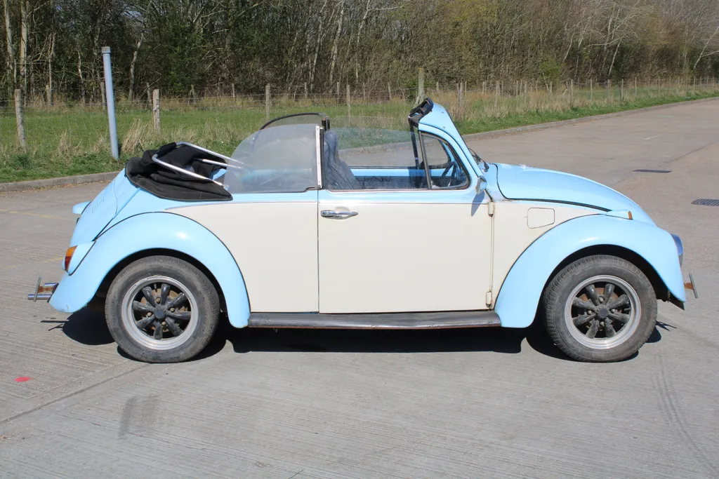 Volkswagen beetle lypt9gq3io4i w3ja2vm1