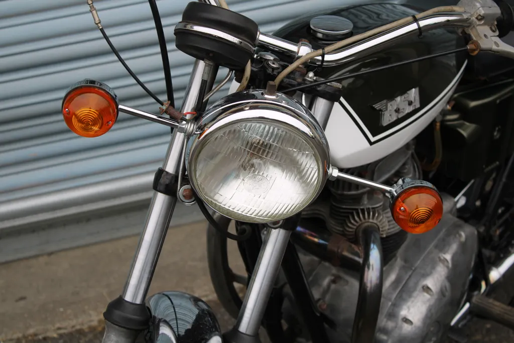 Bsa a65 thunderbolt afaqnvkxaywx16a6vg gd