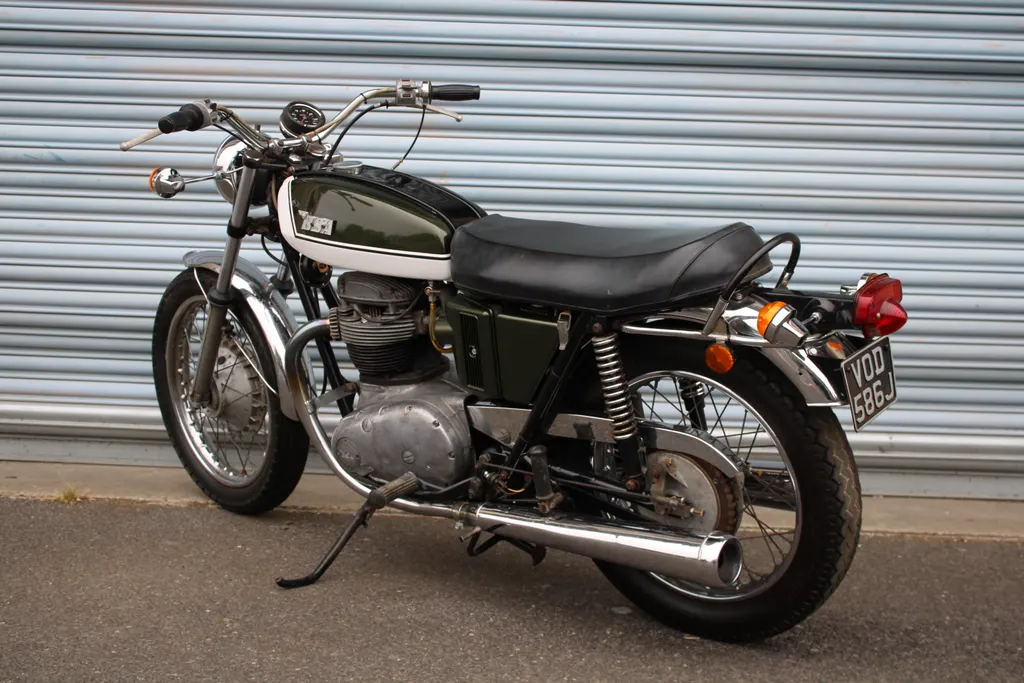 Bsa a65 thunderbolt kk to5kxtbwebtoes0 b5