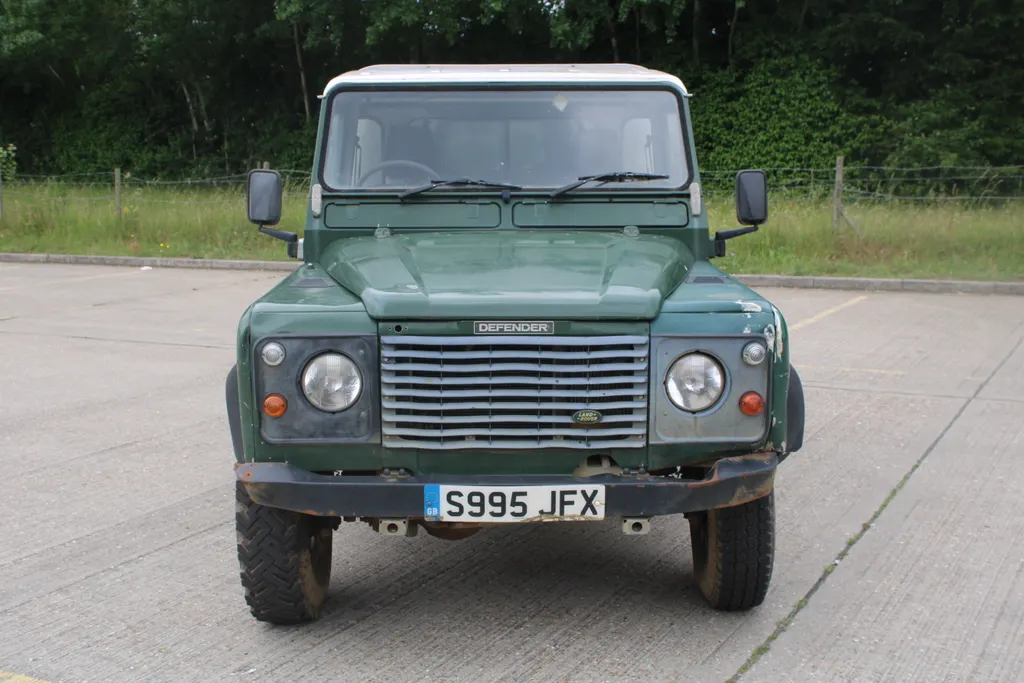 Land rover defender iqbkq0fcf83ta 6bdo8lm