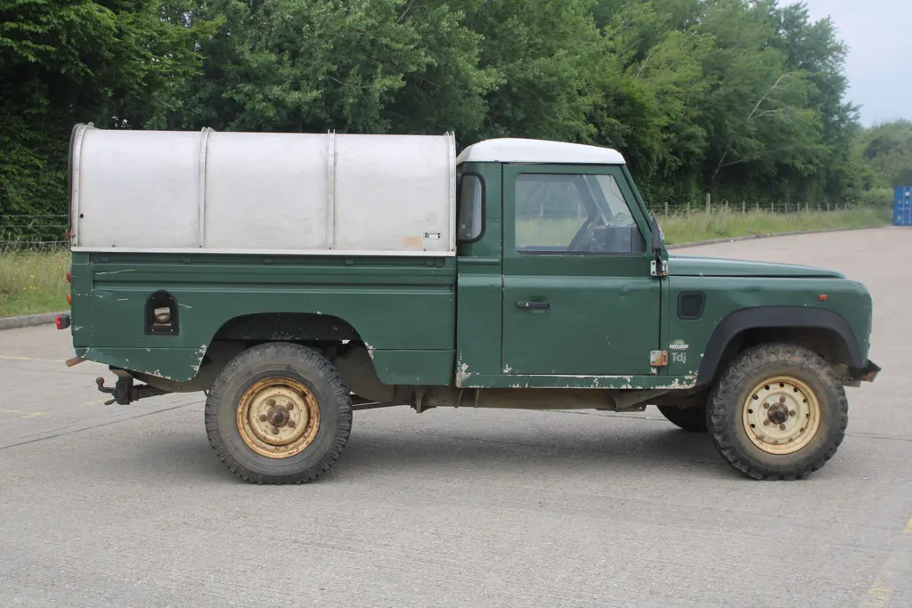 Land rover defender ttsa2ecr4gke5hdkr3lbt