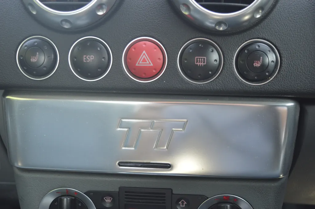 Audi tt 5r6ee qjhzbakx1h yscd