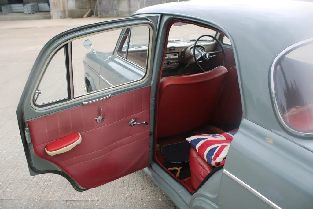 Austin a55 mk1 cambridge 8v3jjaj 2jnmq7qq nipj