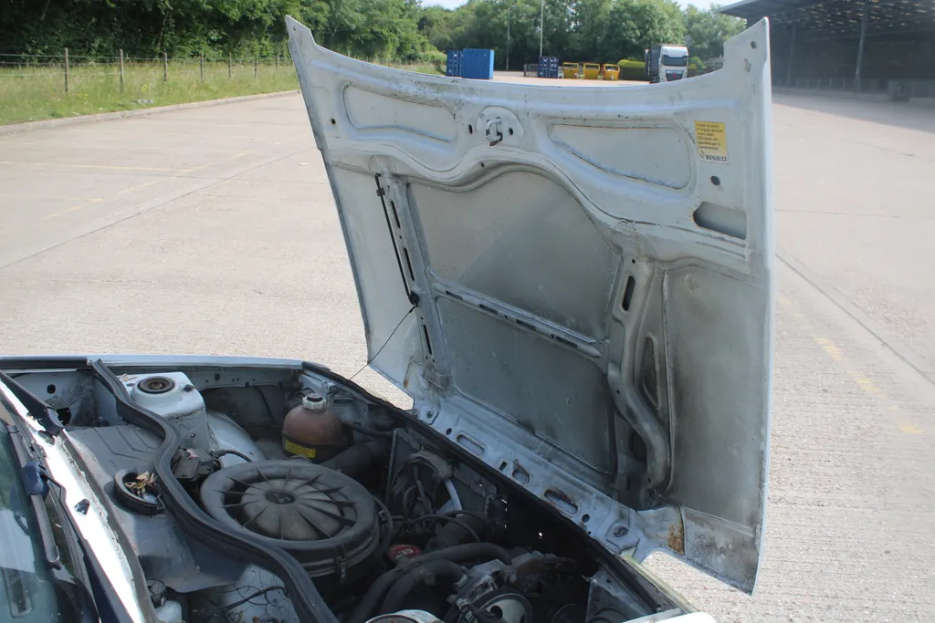 Renault 5 4sjaqyqt27ypms0b4aydn