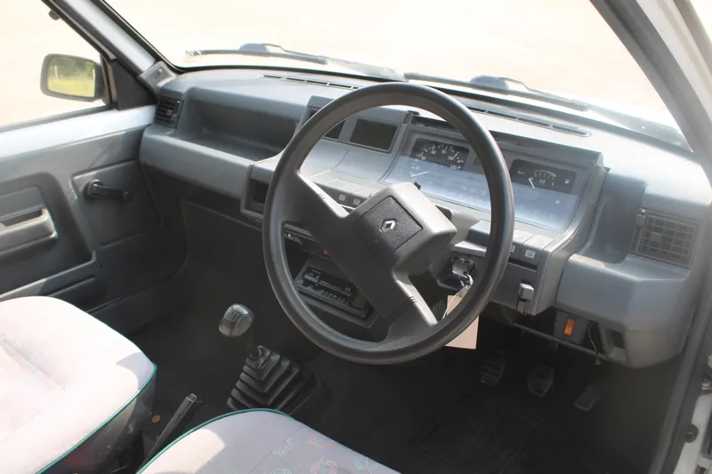 Renault 5 ijbyvwaqzqptxbkvrn5ho