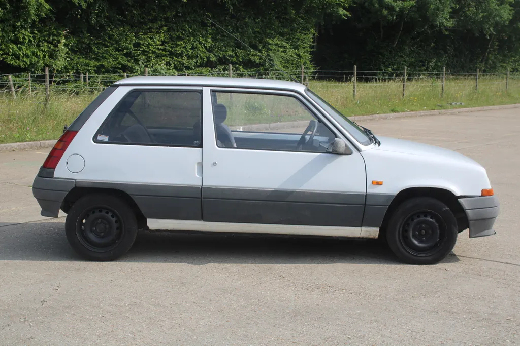 Renault 5 j9i67oy n6n7 nkjwkeeg
