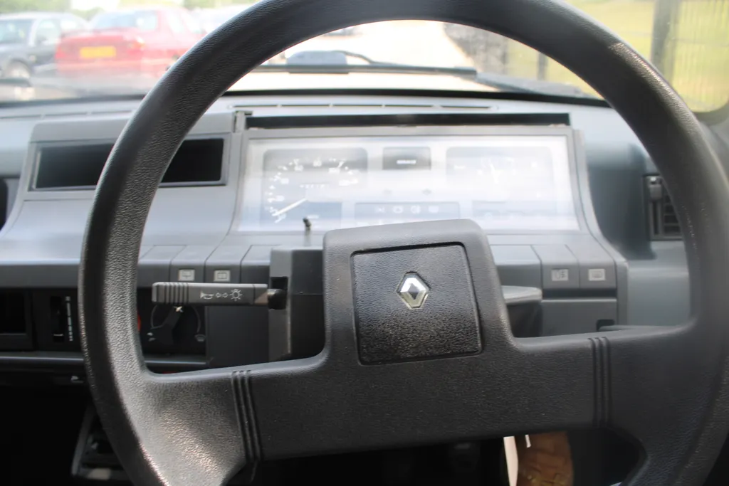 Renault 5 mbq21jjvbbxf28d5atetk