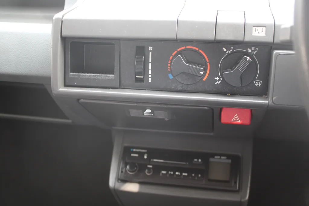 Renault 5 oklq3yflrhptdyak0c0bq