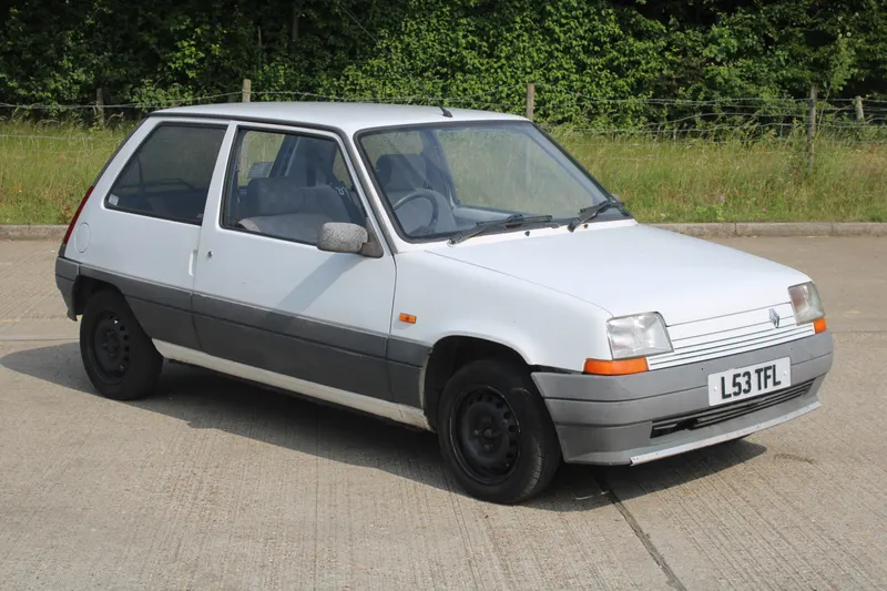 Renault 5 rk2vgr1okzpqpmh6iolgg