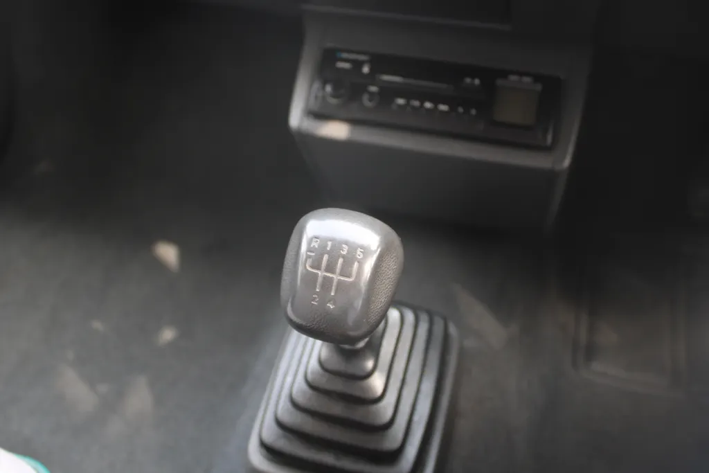 Renault 5 wybnapv7y3frg ehejhia