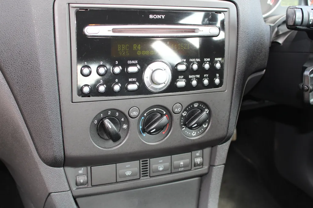 Ford focus cg1mya8hol0zfcjeo43bm