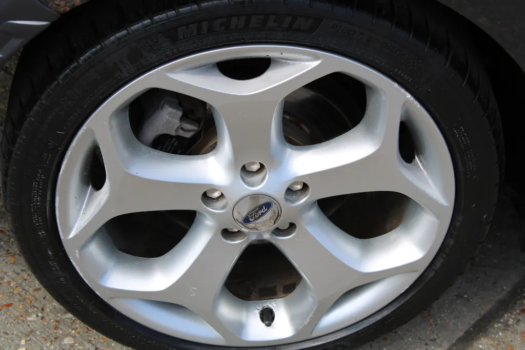 Ford focus d7zhiqpdt0bnwfi1kttth