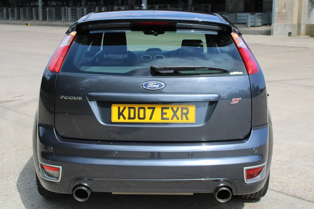 Ford focus iulntndog95o5hpsr8fya