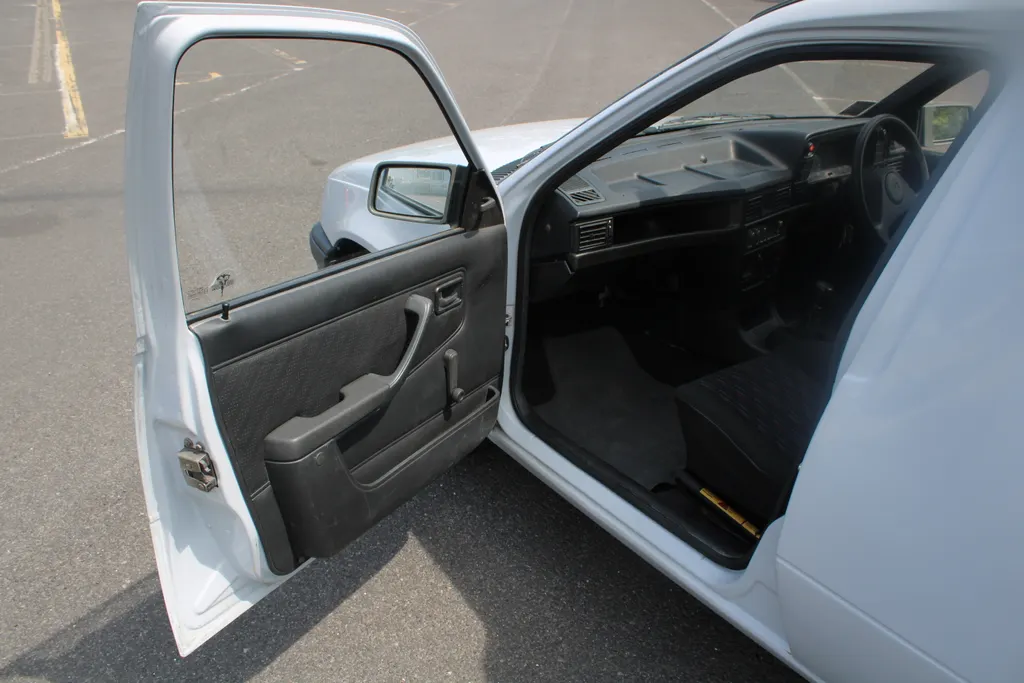 Ford astra abuootfotc4ymt1pb1awu
