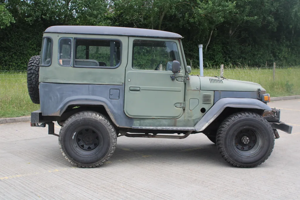 Toyota land cruiser 2js661eiduy doqoz9sov