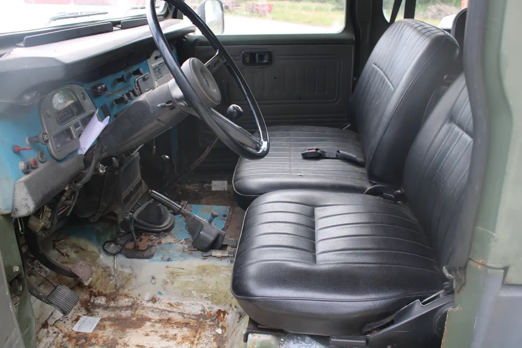 Toyota land cruiser rnqjcrors2kdhn chrjzl