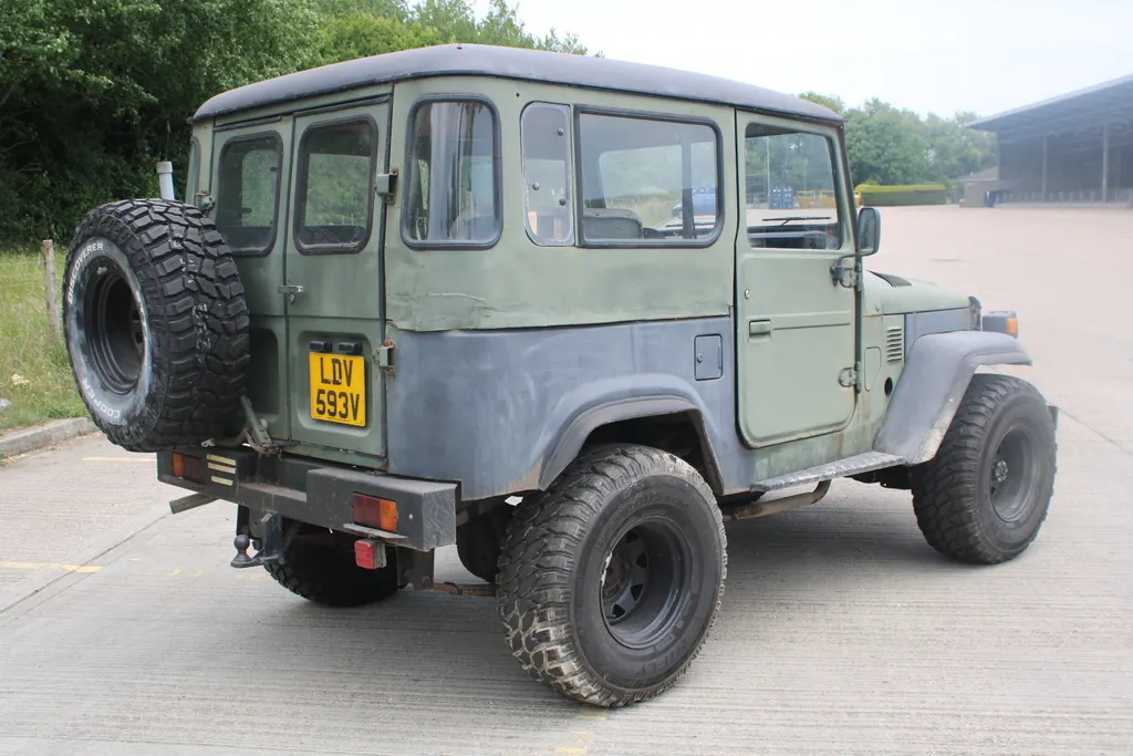 Toyota land cruiser t67vz7dfwmh3pfngibexc