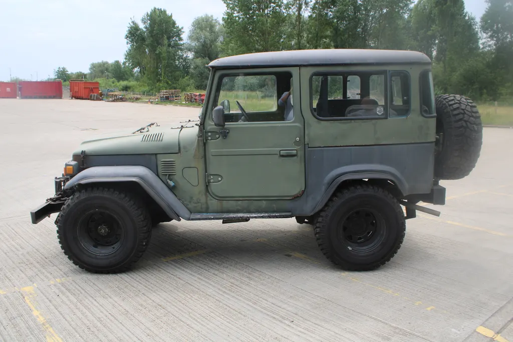 Toyota land cruiser f701asvklwxs1 7rpjiyv