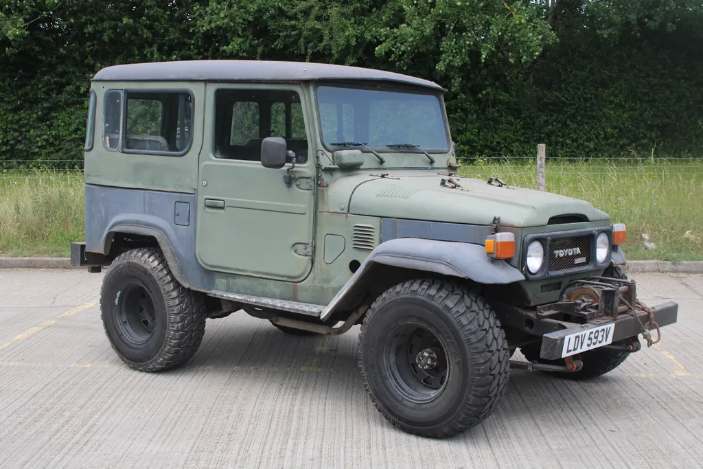 Toyota land cruiser qxw58tsovjxx9fn8xfarn