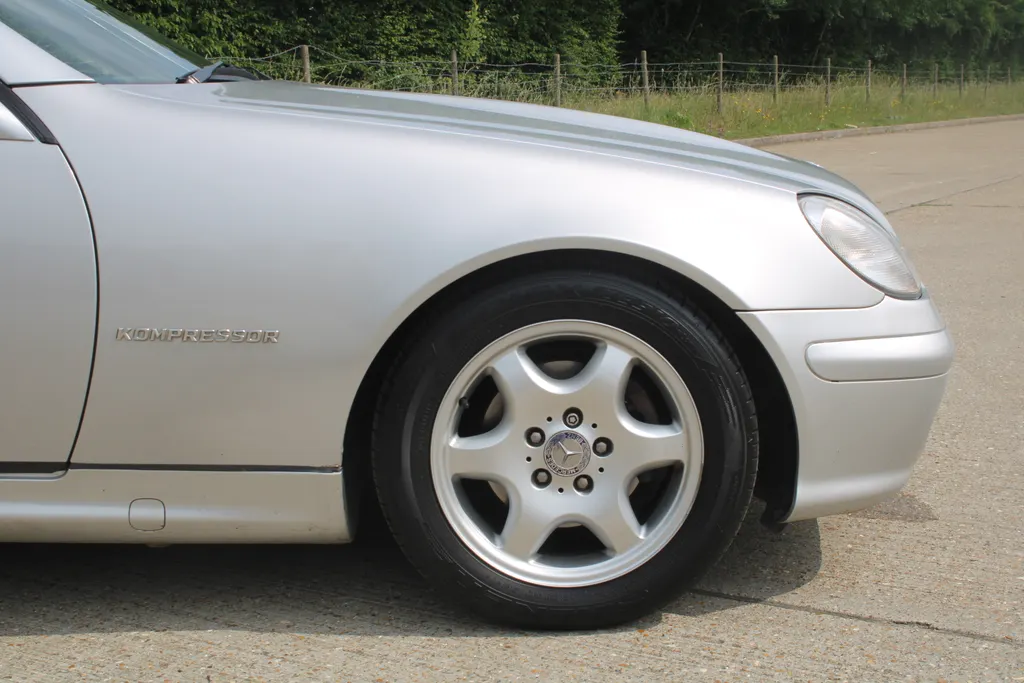 Mercedes benz slk 8iw1sxihu33k0ycdf0ai2