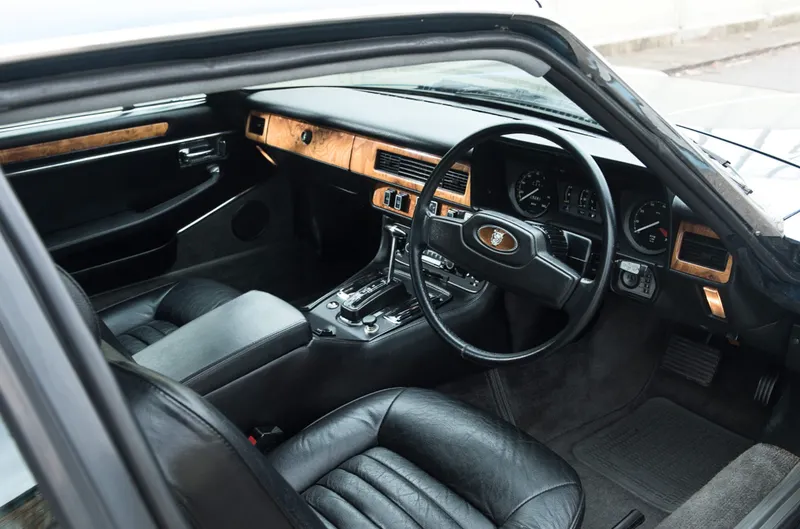 Jaguar xjs he v12 27y1tsdolsfcnnde2q ob