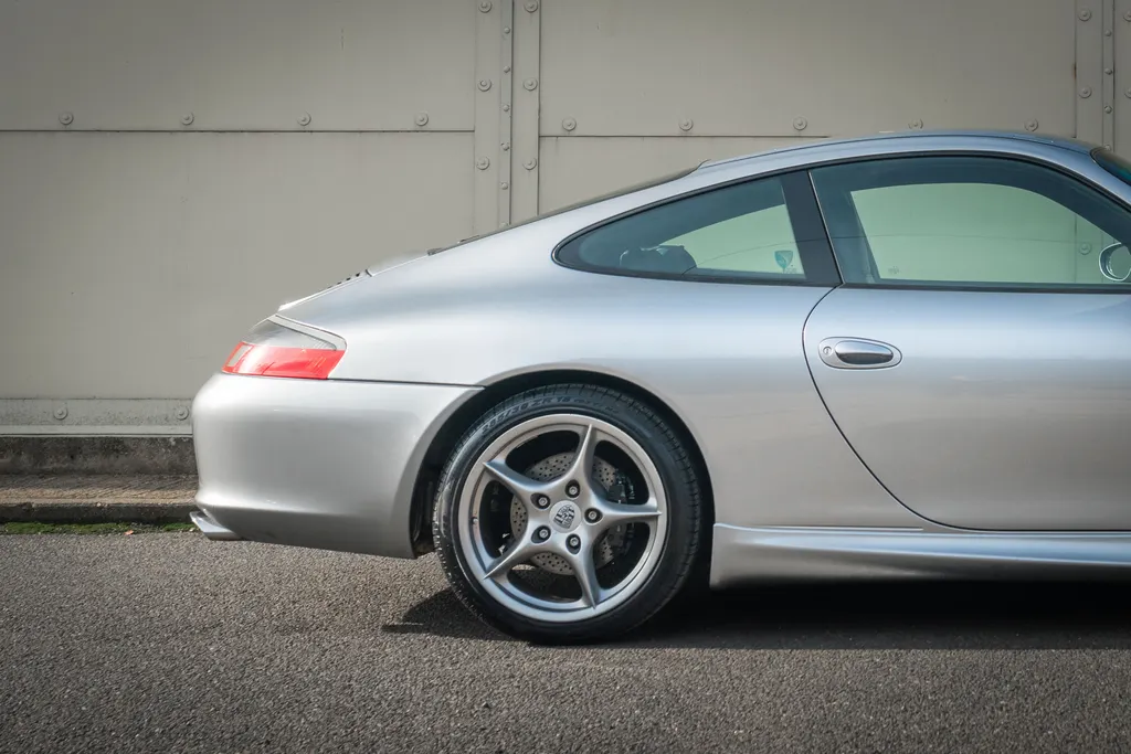 Porsche 911 eodc9pjgariolrkmygh05
