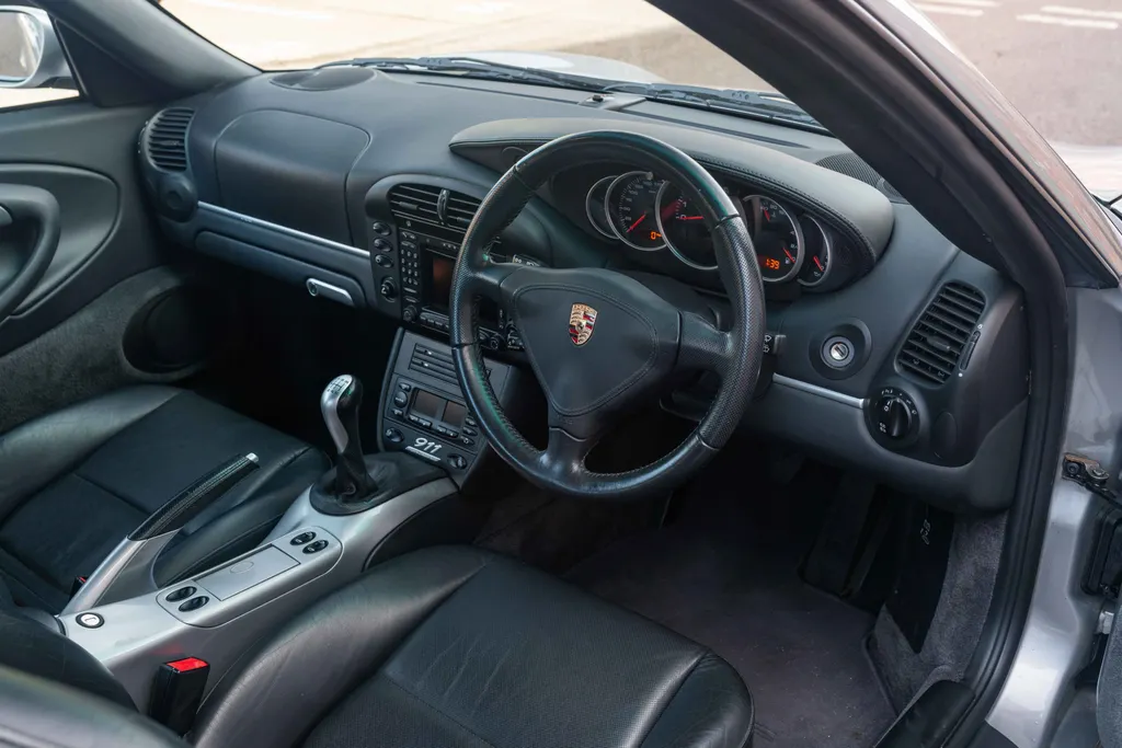 Porsche 911 yu6avt6t2lx7ia wnkob2