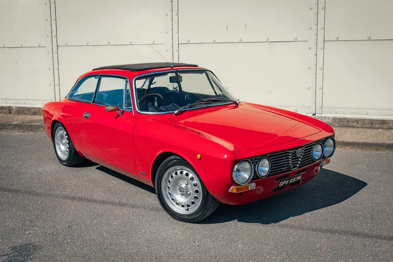 Alfa romeo 2000 gtv  3ftehhoz9qz0ja1wpvzir