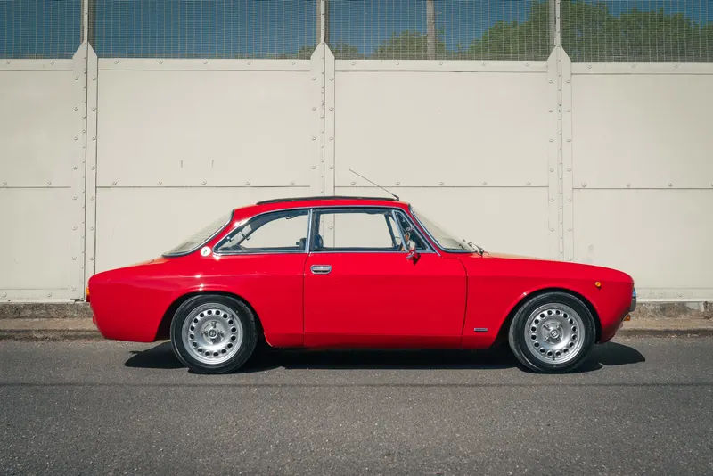Alfa romeo 2000 gtv  5nlp5jka5 bqmkre2xln0