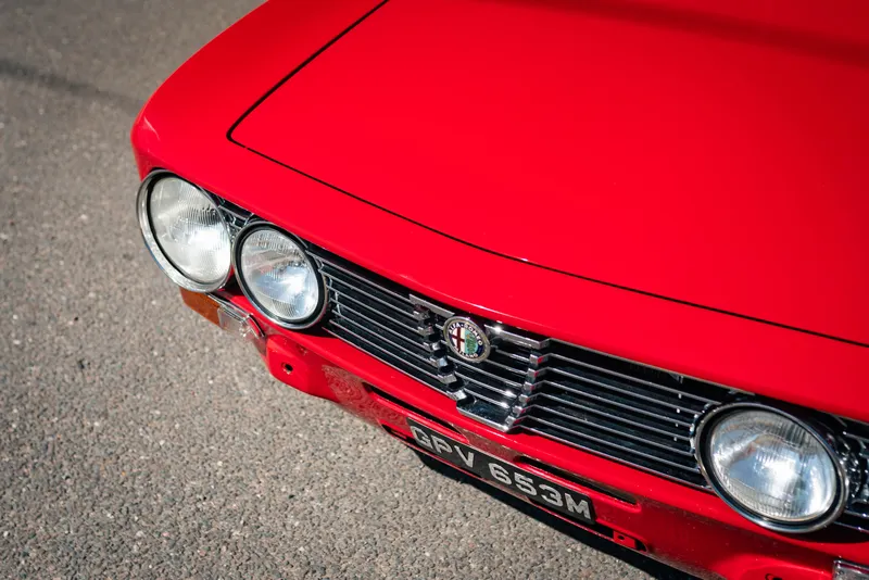 Alfa romeo 2000 gtv  tgqxa2sks0njqhlkd6pjj