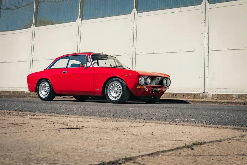 Alfa romeo 2000 gtv  vwprcboxz jcvc3ezv6dz