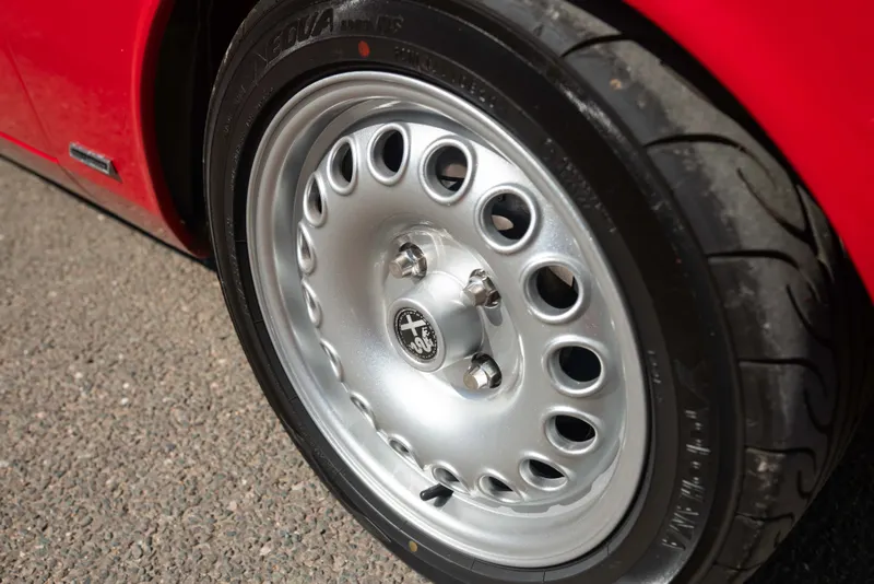 Alfa romeo 2000 gtv  c4nz5tl7uyezrz k89sxp