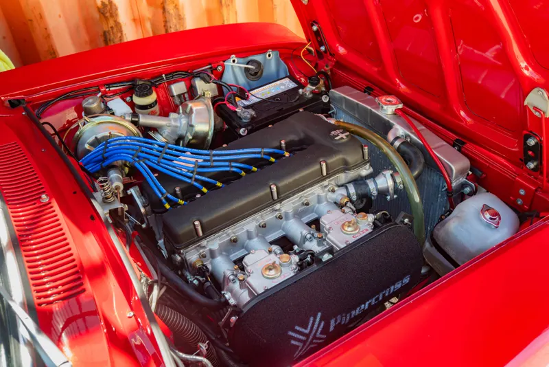 Alfa romeo 2000 gtv  j8vrwqyn2kpztewf5a5az